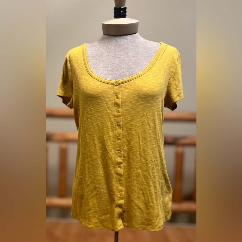 GAP Mustard Yellow Button-Front Tee – Size Large